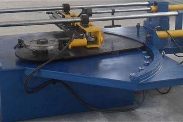 什么是型材彎曲機(jī)，彎曲操作時(shí)的注意點(diǎn)